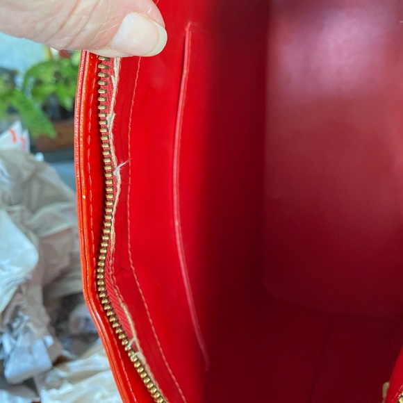 Louis Vuitton Vernis Red Monogram Houston Tote - Picture 16 of 16